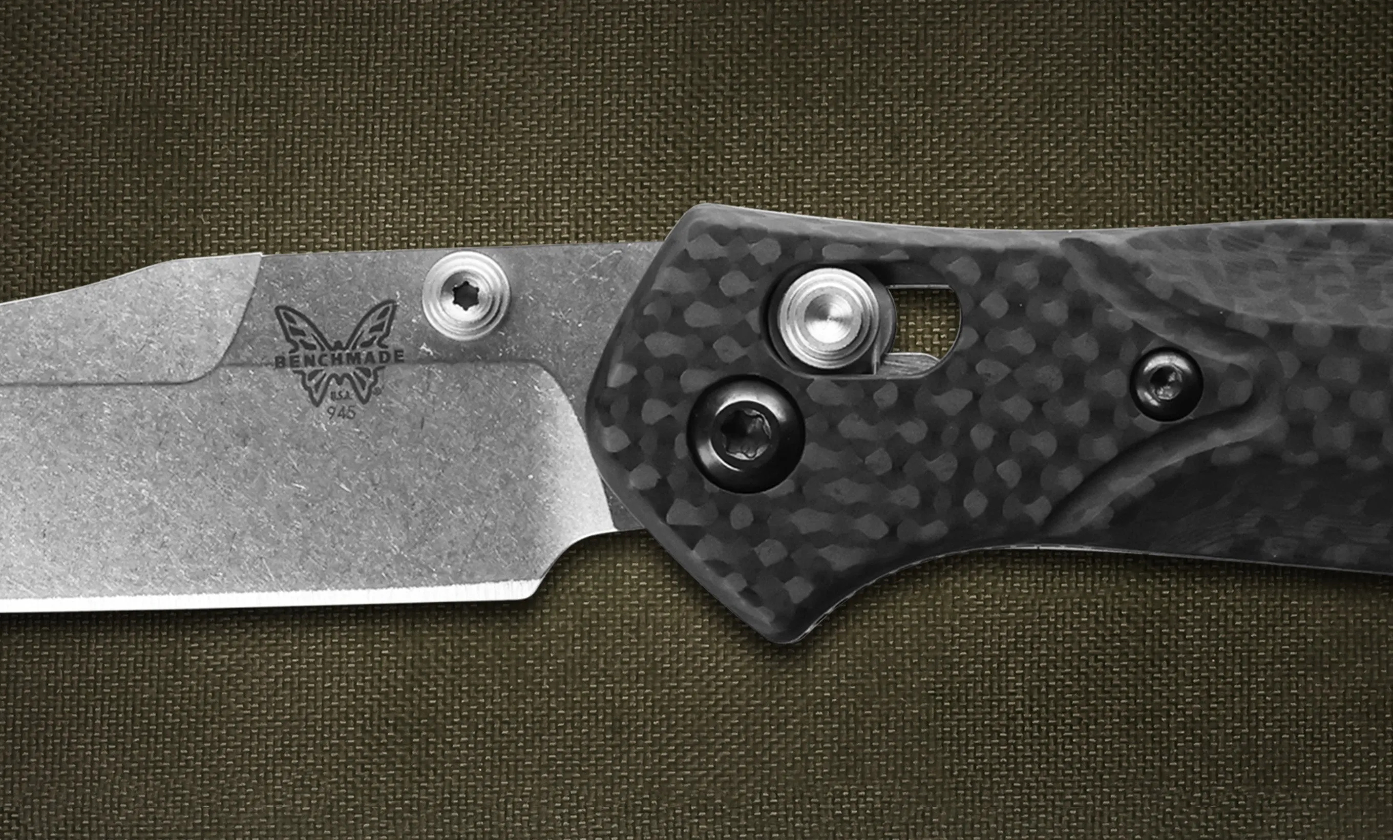 Benchmade 945-2 Mini Osborne Carbon Fiber 2.92" CPM-S90V Folding Pocket Knife