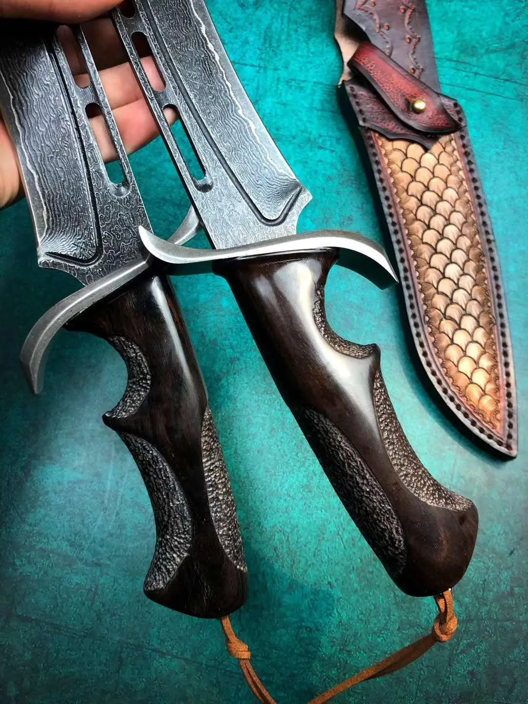 Black Pearl Damascus Steel Outdoor Knife