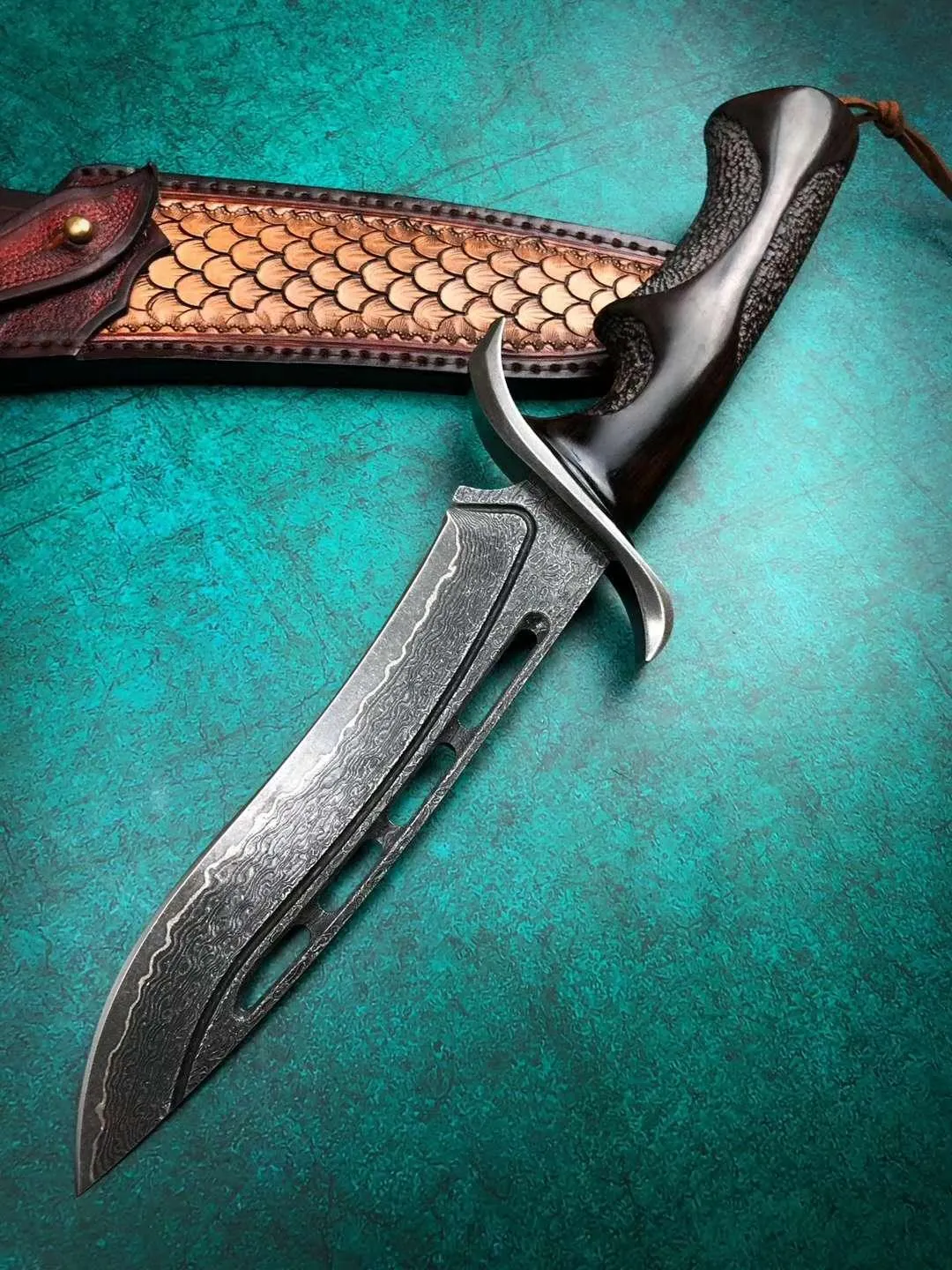 Black Pearl Damascus Steel Outdoor Knife