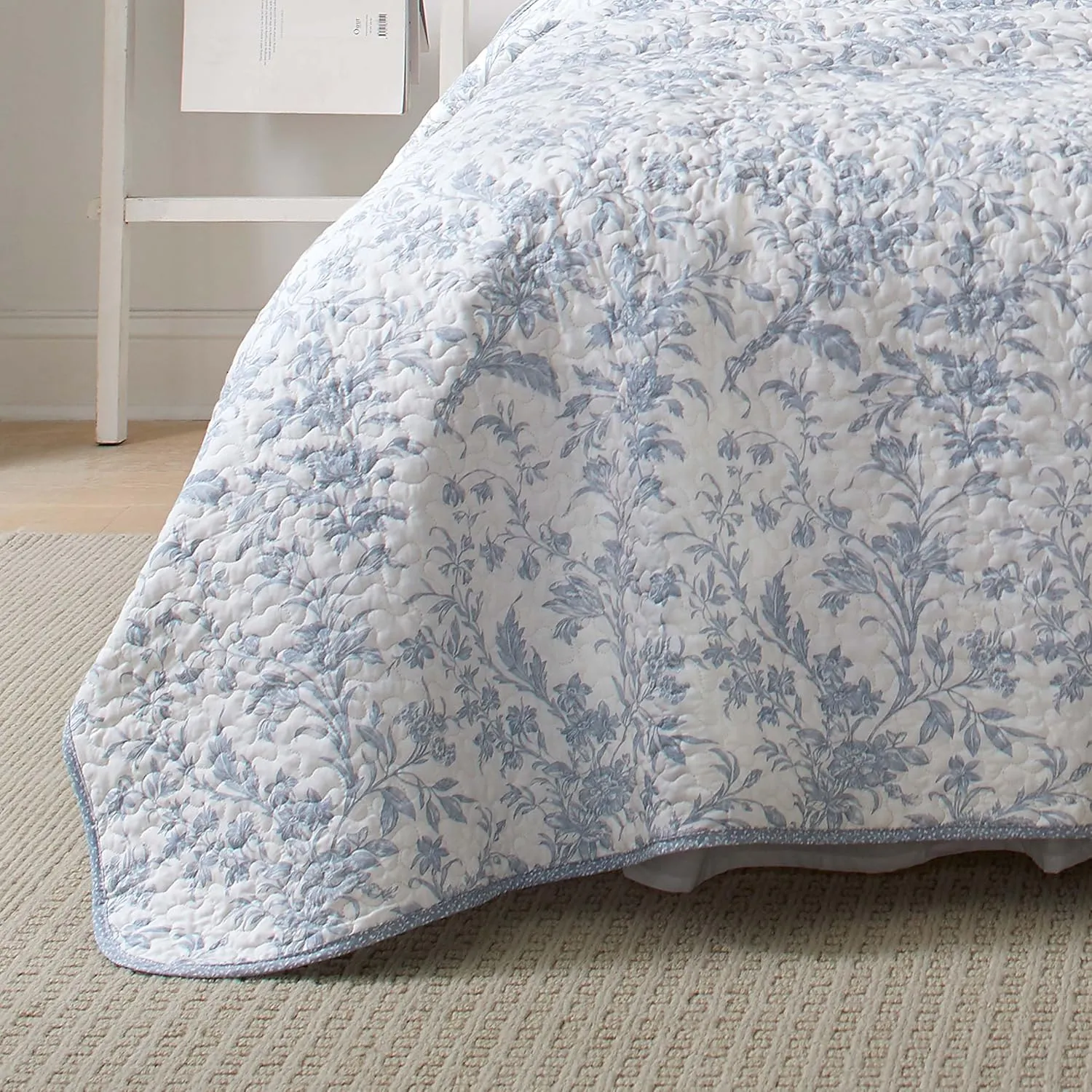 Laura Ashley Home - King Size Quilt Set, Cotton Reversible Bedding, Lightweight Home Decor for All Seasons (Spa Blue, King)