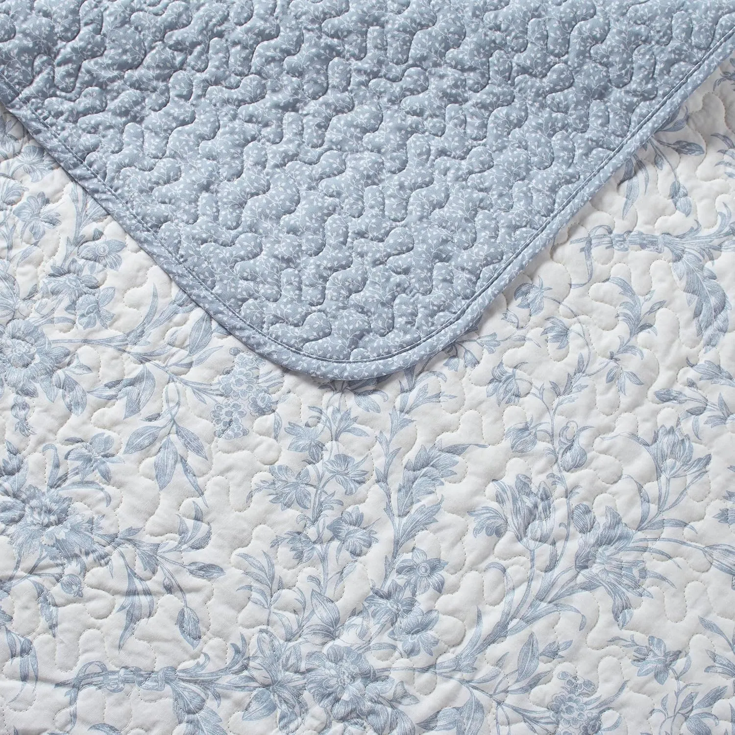Laura Ashley Home - King Size Quilt Set, Cotton Reversible Bedding, Lightweight Home Decor for All Seasons (Spa Blue, King)