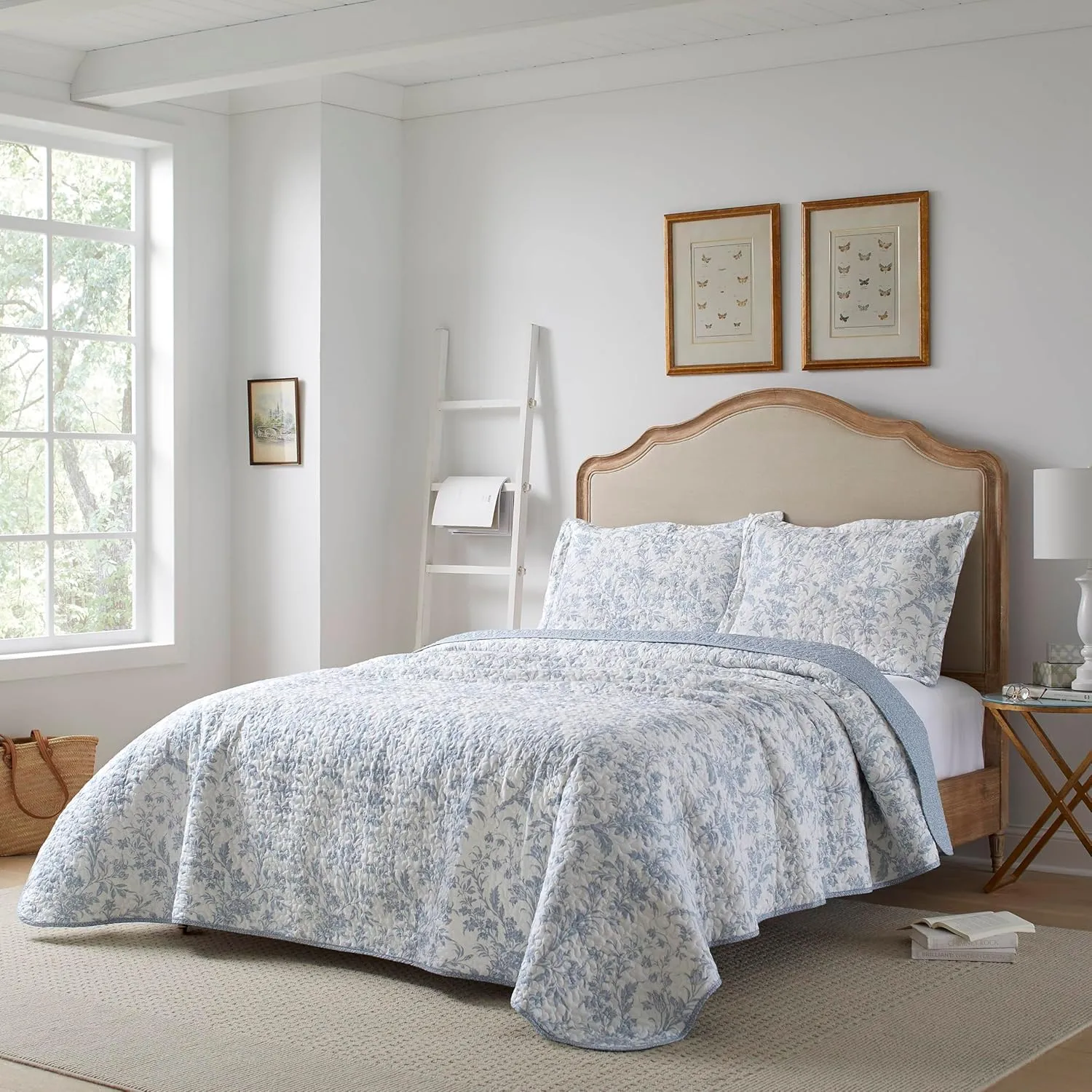 Laura Ashley Home - King Size Quilt Set, Cotton Reversible Bedding, Lightweight Home Decor for All Seasons (Spa Blue, King)