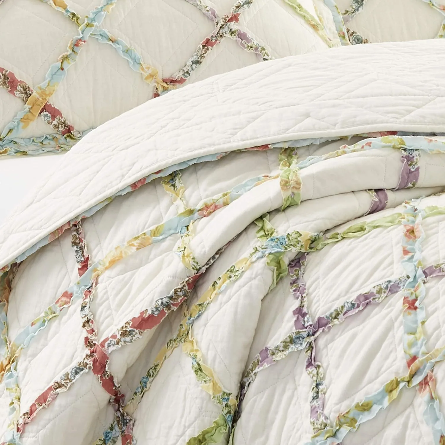 Laura Ashley - Twin Quilt, Reversible Cotton Bedding, Lightweight Home Decor for All Seasons (Ruffle Garden Cream, Twin)