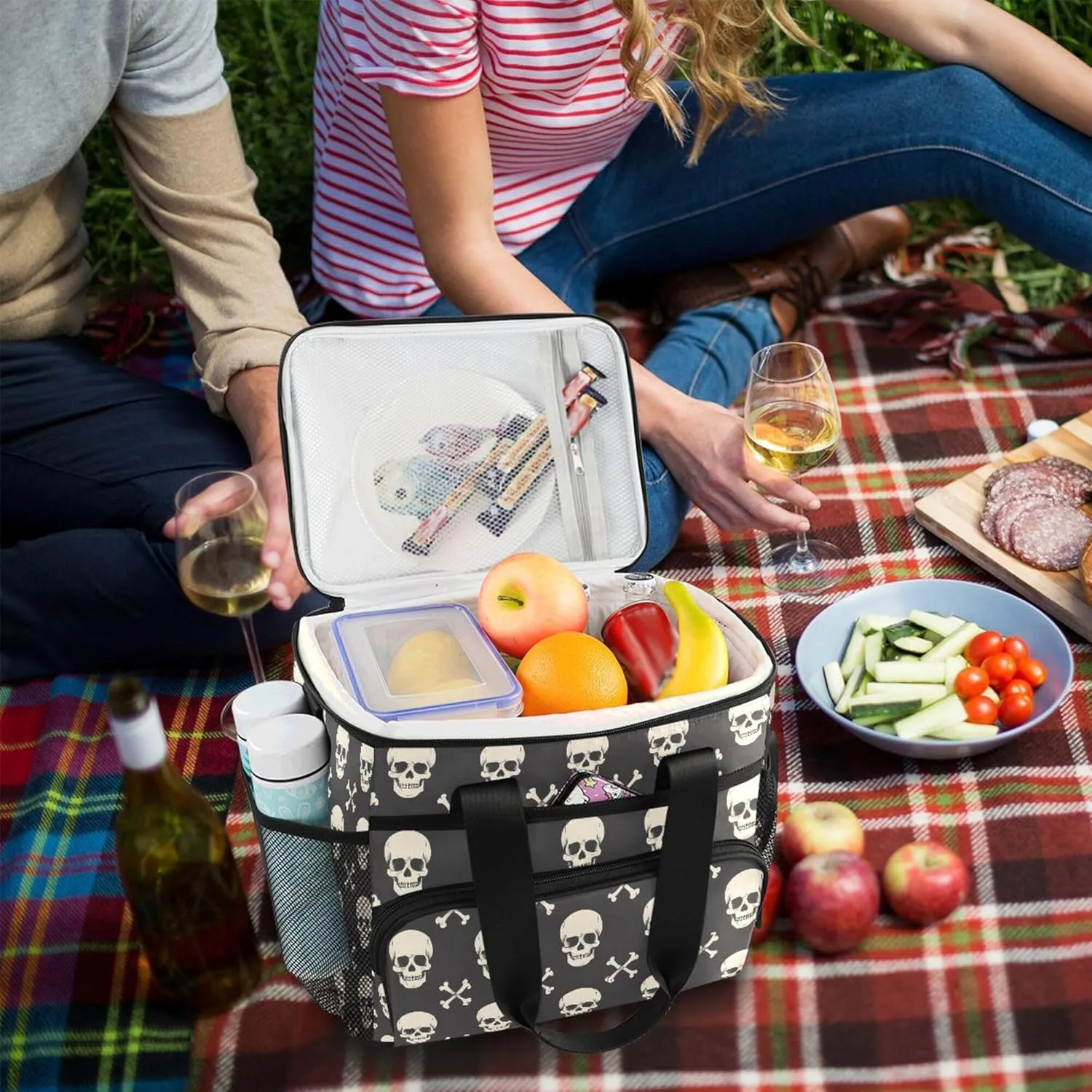 MNSRUU Cooler Bag Skull and Crossbones Soft Cooler Bag Insulated Lunch Totes Picnic Bag Beach Cooler Lunch Box Container with Adjustable Shoulder Strap