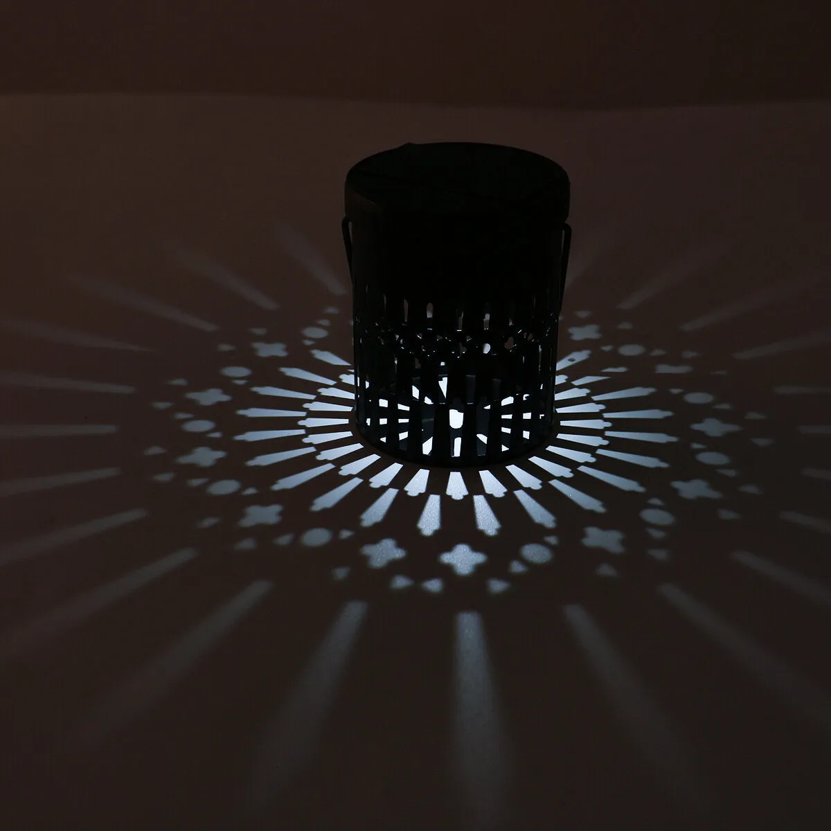 Outdoor Solar Lantern Light LED Solar Metal Lights Waterproof Hanging Lamp