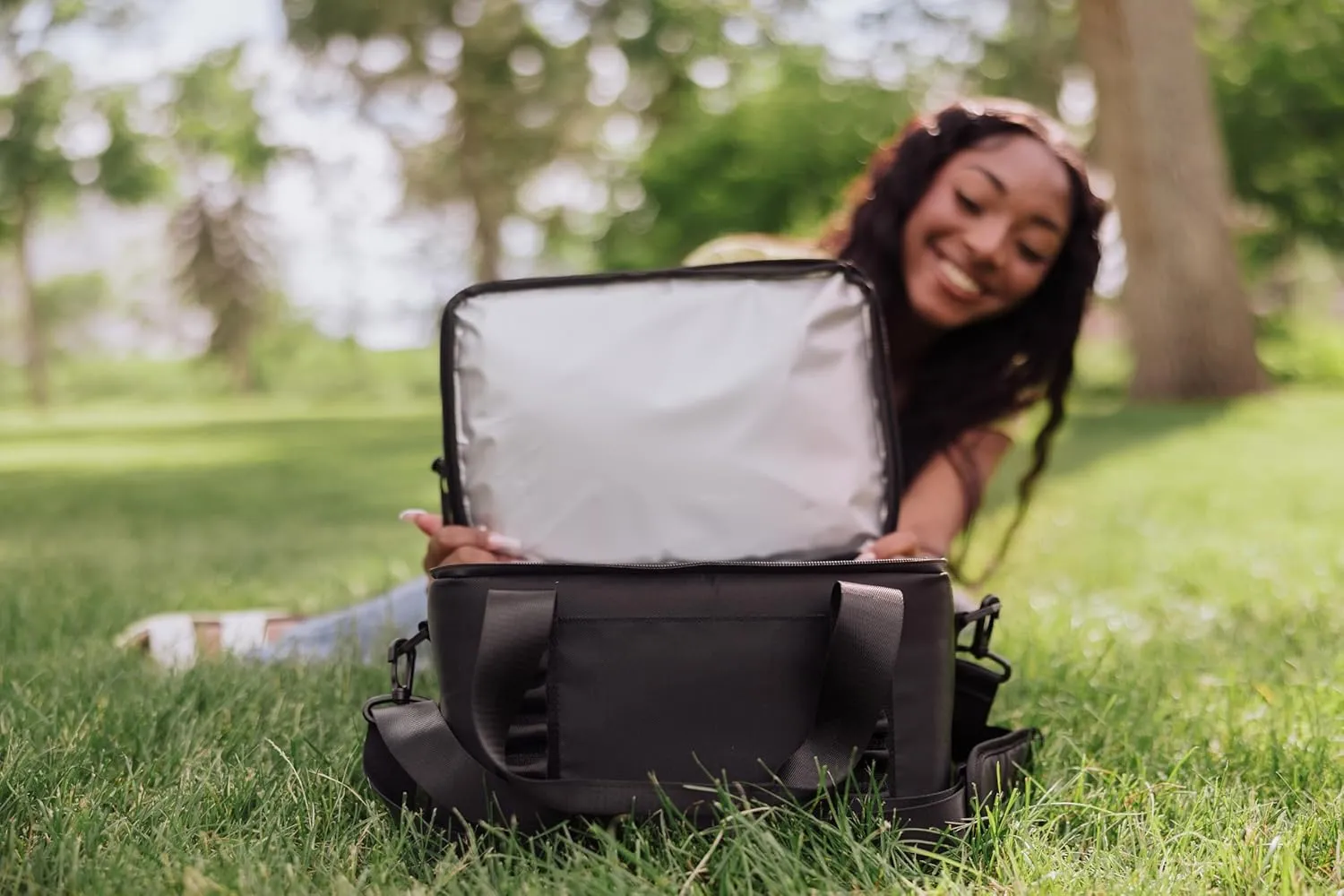 PICNIC TIME Tarana Superthick Cooler Bag with Removable Shoulder Strap, 12 Can Insulated Soft Cooler, Beach Cooler, Insulated Camping Cooler, Picnic Cooler, (Black)