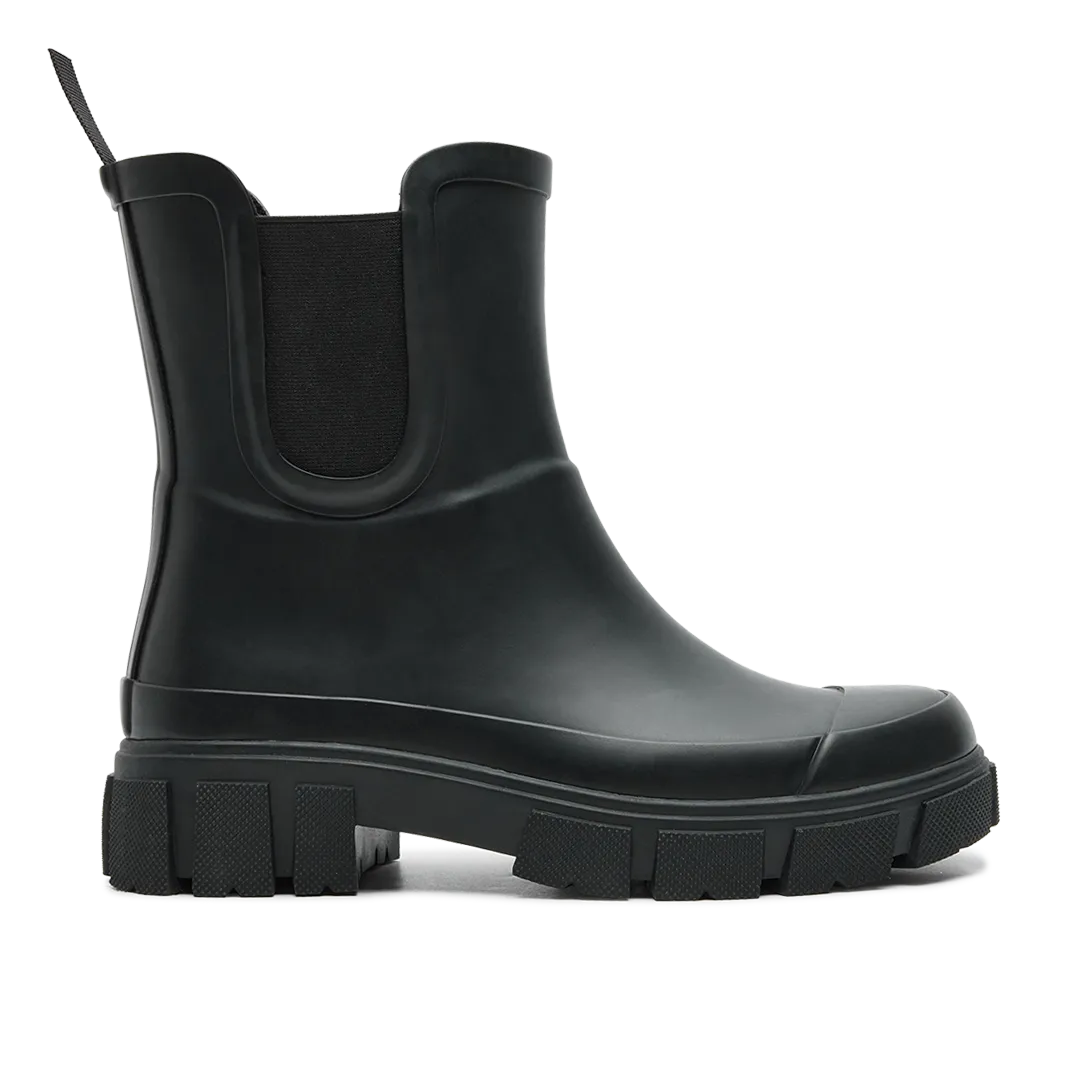 Rubber boot with a chunky track sole