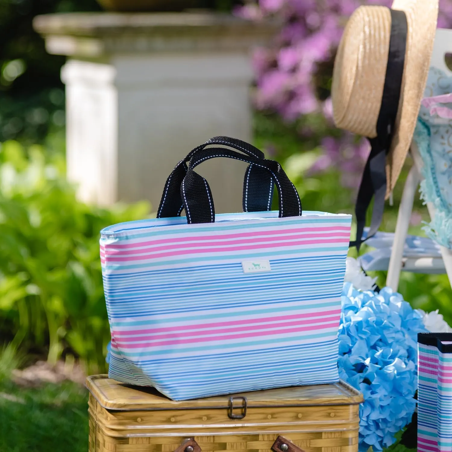 SCOUT Nooner Lunch Box - Lightweight, Insulated Lunch Bag with Outside Zip Pocket, Cooler For Women - Everyday, Beach Cooler