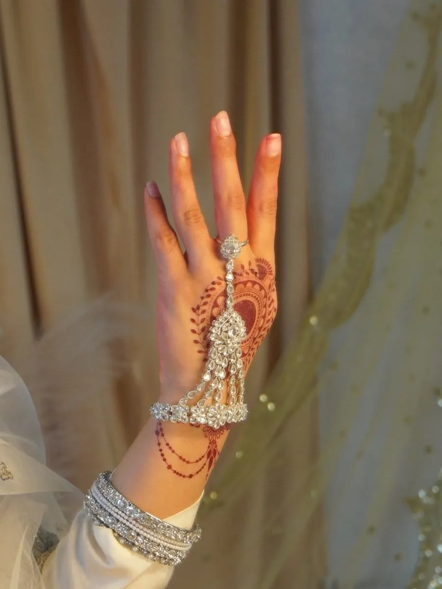 Sukhi Hand Harness - Silver