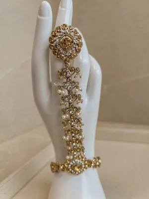 Tehmeena Hand harness - Clear & Golden
