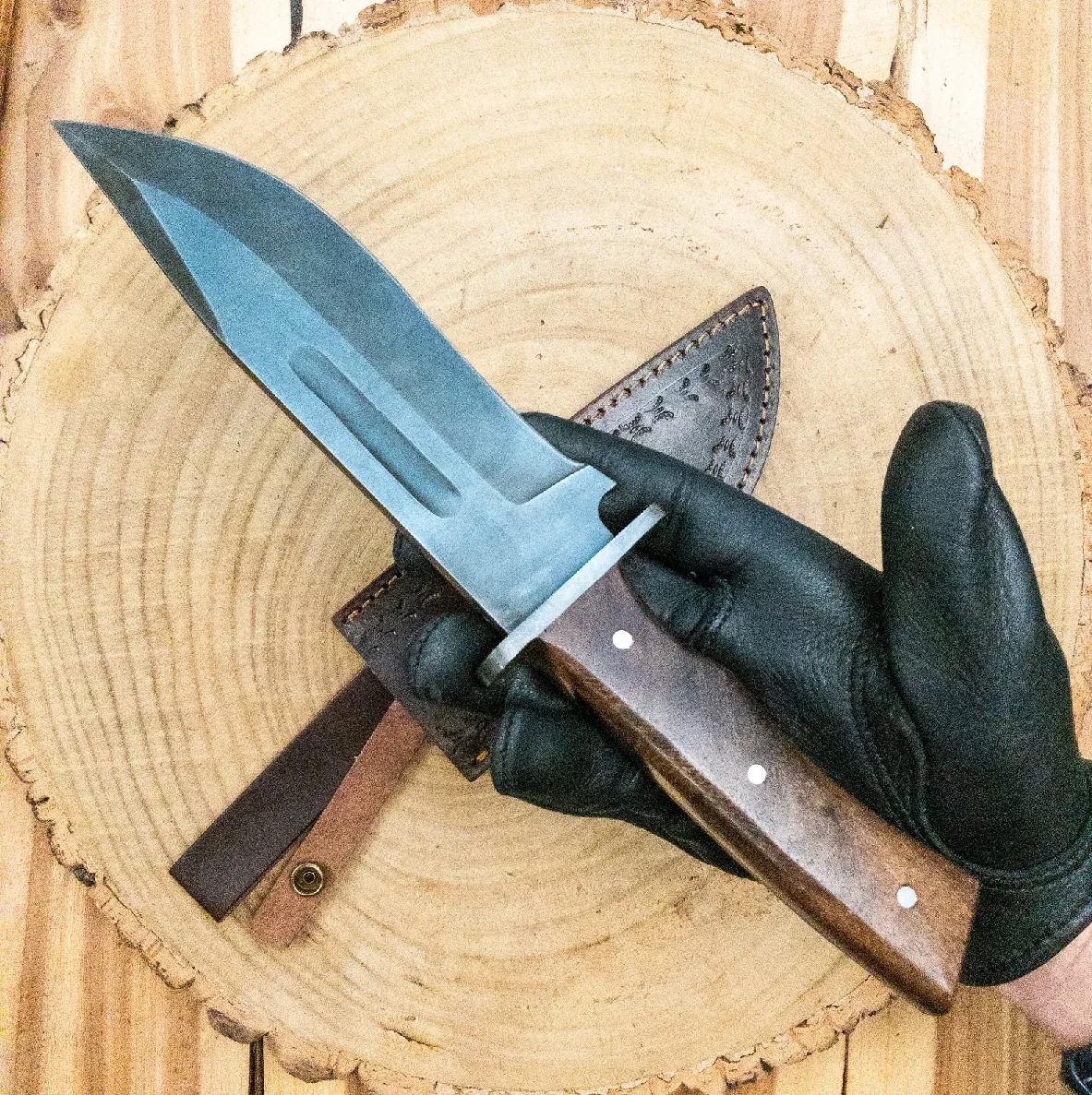 Timber Wolf Bowie Knife